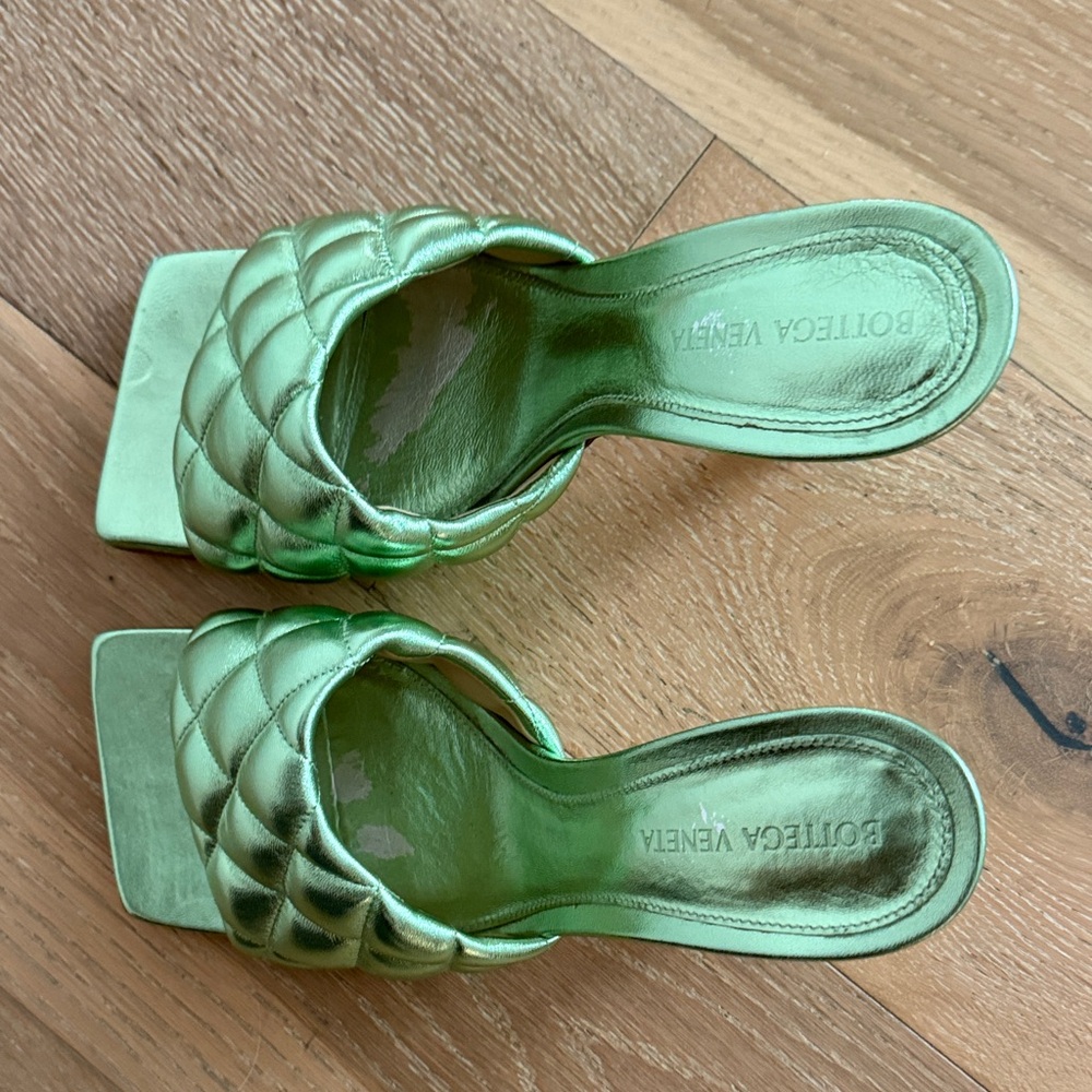 Bottega Veneta Metallic Green Quilted Heels - Picture 6 of 8